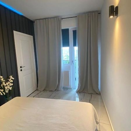 Q Luxury Apartment - Palas Center Iasi Ngoại thất bức ảnh